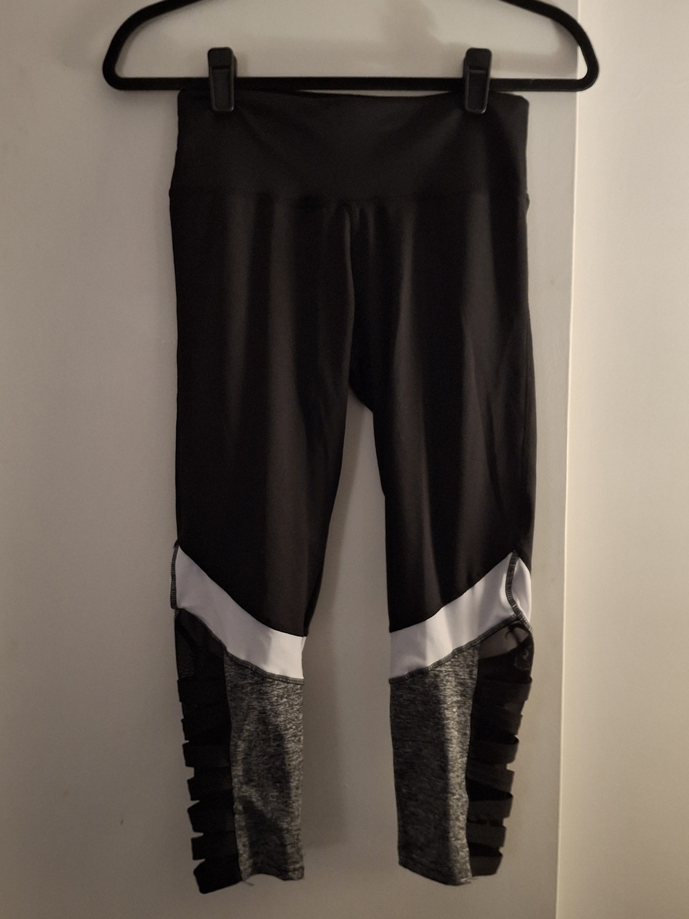JGX Women's Black, White & Gray Athletic Leggings